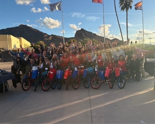 100 Wells Fargo Leaders Enjoy Team Building Activity in Scottsdale